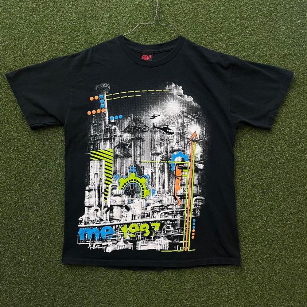 Vintage Y2K Mad Engine Big Graphic‎ Print Tee Shirt